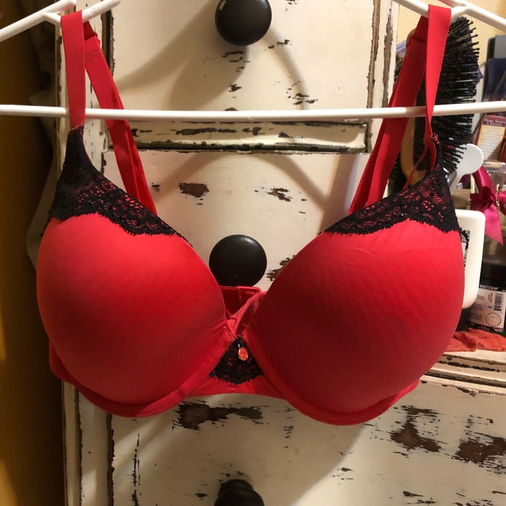 Victoria’s Secret Lined Demi 36DD